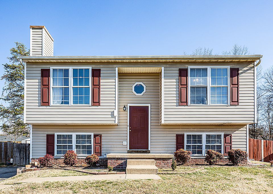 1st image of 11518 Woodland View Dr