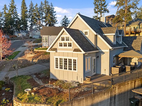 2nd image of 812 Northpoint Loop