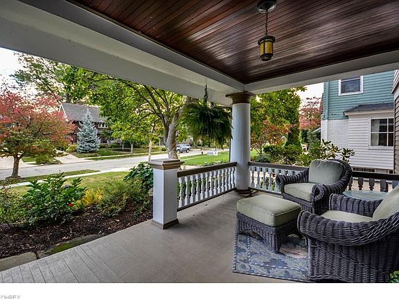 3rd image of 1080 Forest Cliff Dr