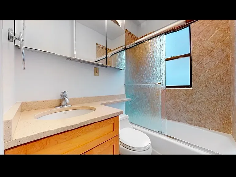 66 Queensberry St #119 — Photo 9