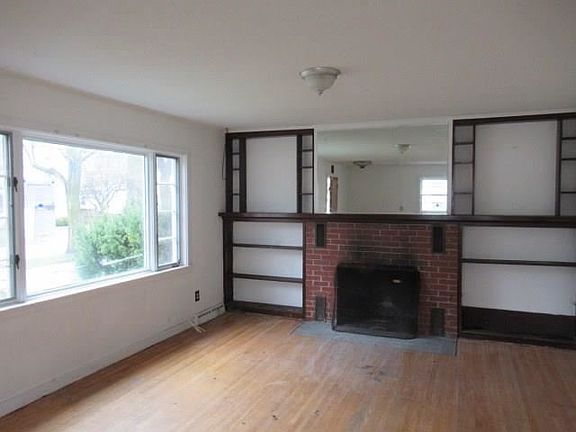 3rd image of 28 Smith St