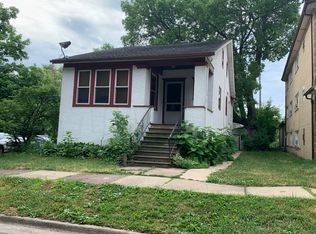 75 Pine Ave, Riverside, IL 60546