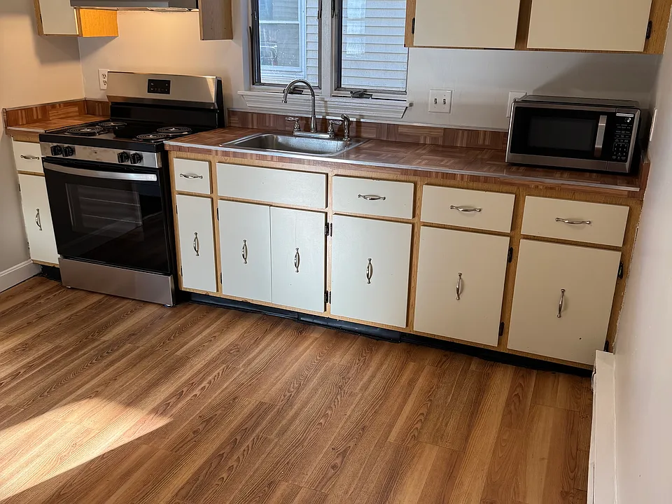 3 Alice Ave #1