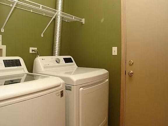 4th image of 2526 Looking Glass Ct