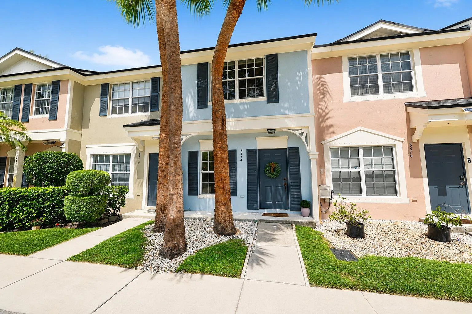 2 bed, 2.5 bath, 1080 sqft, $2,500 — Photo 1