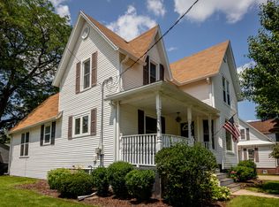 423 Fair St, Sycamore, IL 60178