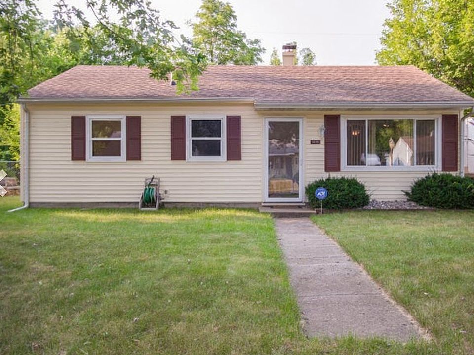 1st image of 1232 Warwick Dr