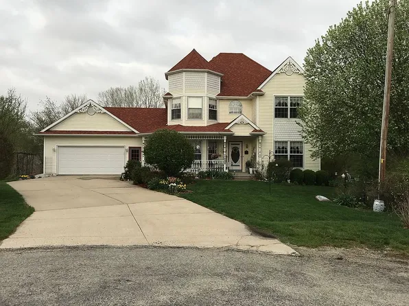 226 Hart Dr, Geneseo, IL 61254