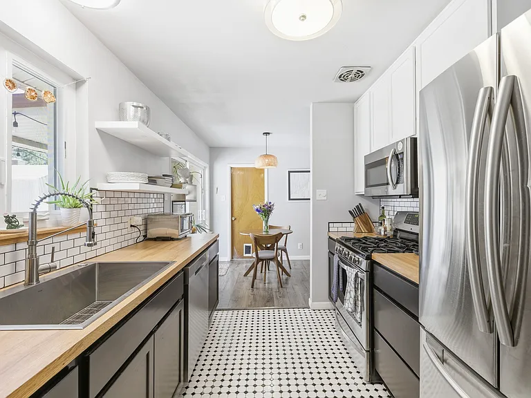 304 W Pine Ave — Photo 7
