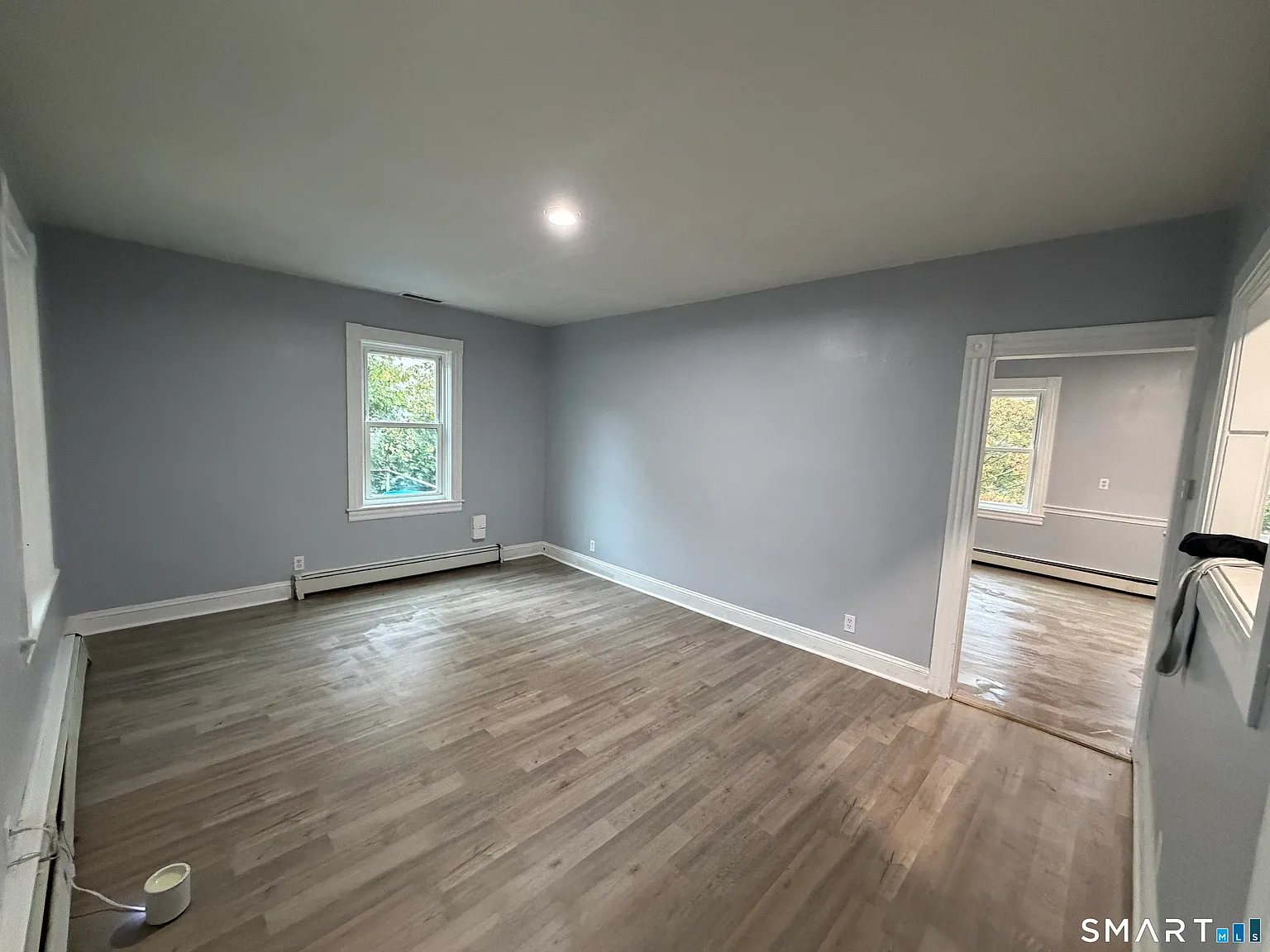 3 bed, 1.0 bath, 2033 sqft, $2,400 — Photo 3