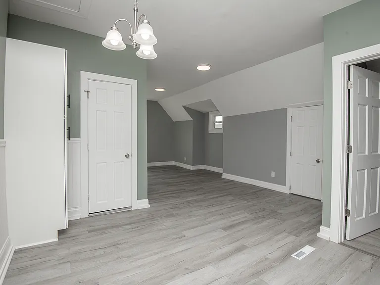 117 E Glenwood Ave #2 — Photo 2