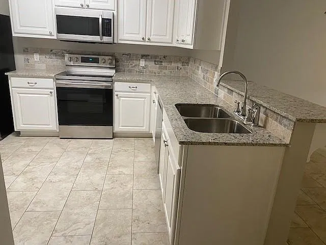 3 bed, 1300 sqft, $1,595 — Photo 3