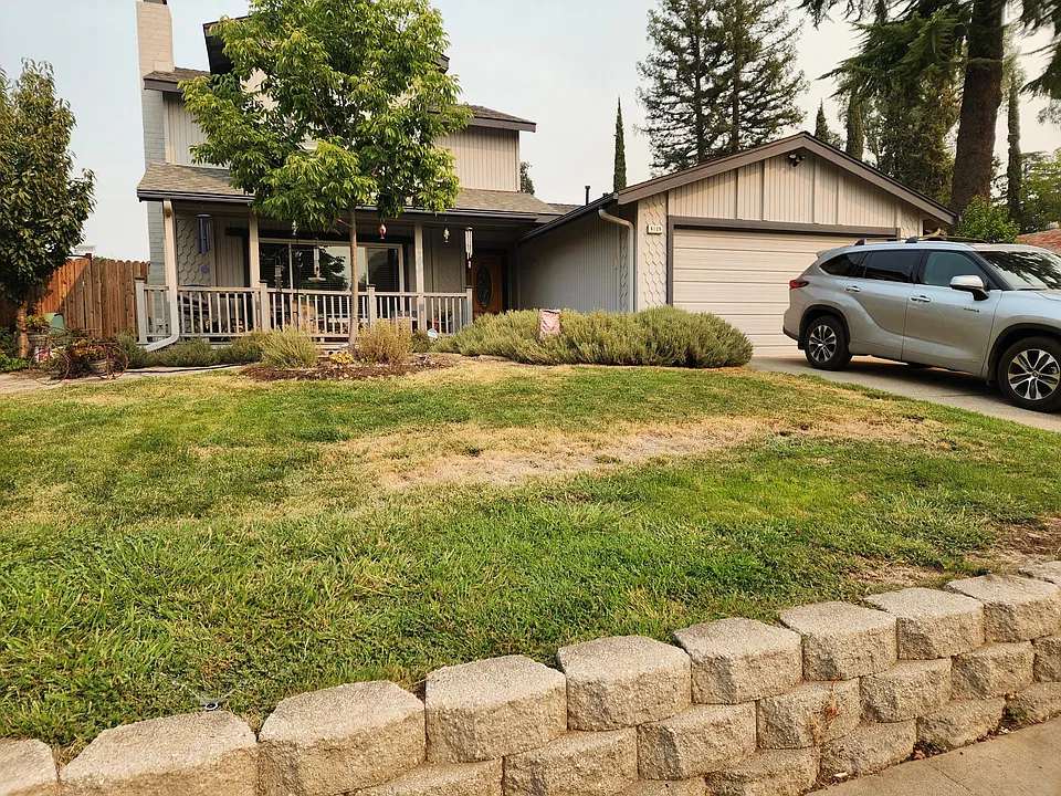 8129 Forest Oak Way