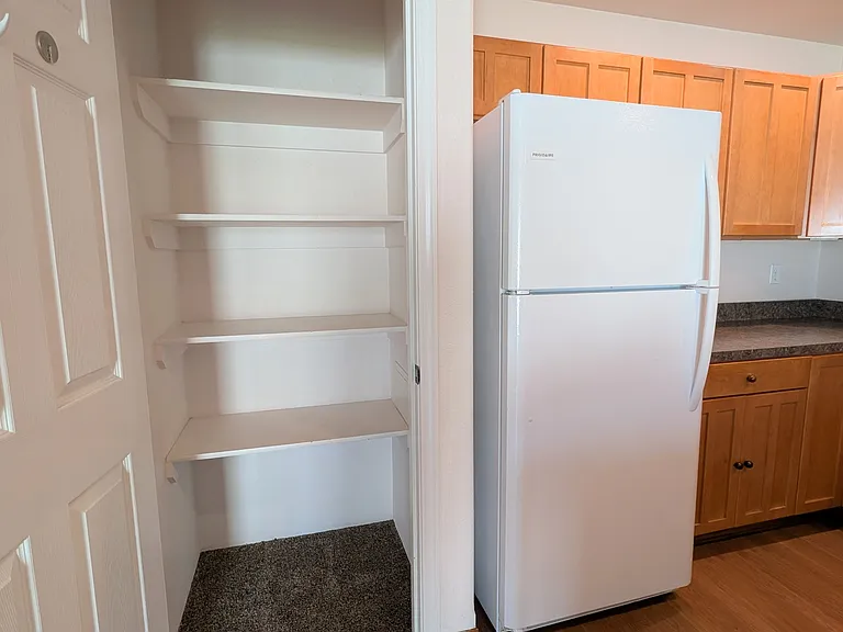 1402 Hall St #B — Photo 6