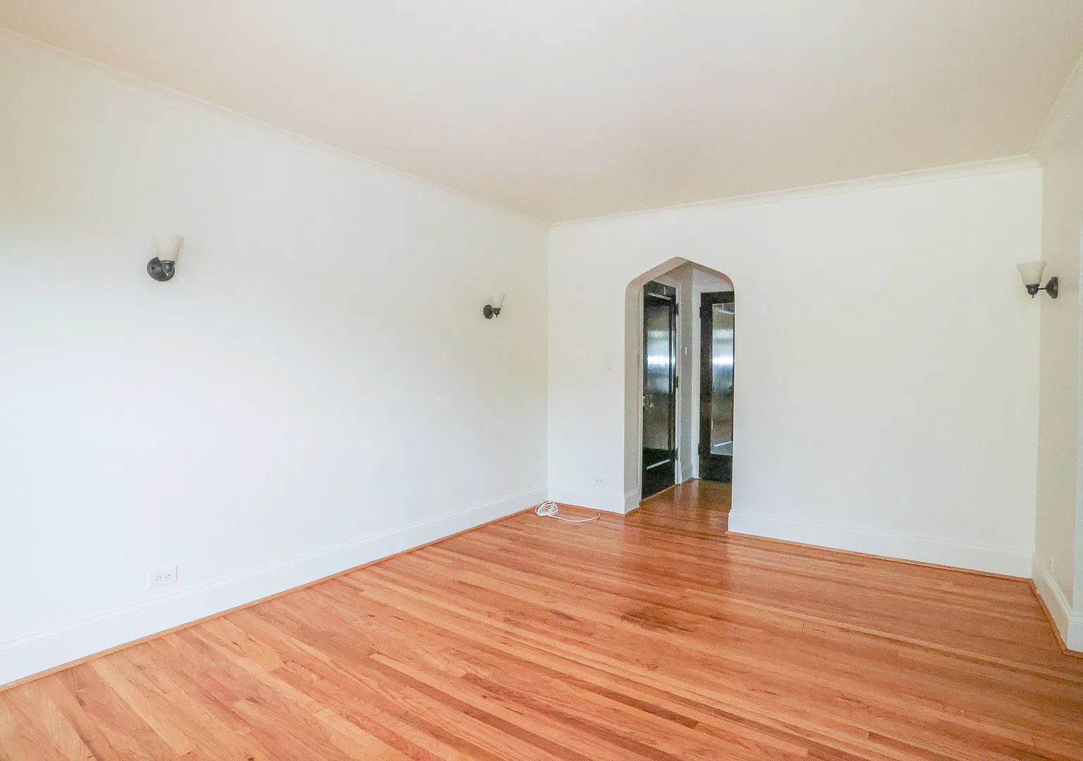 2022 W Berwyn Ave — Photo 3