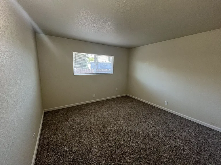 6415-6417 San Stefano St — Photo 30