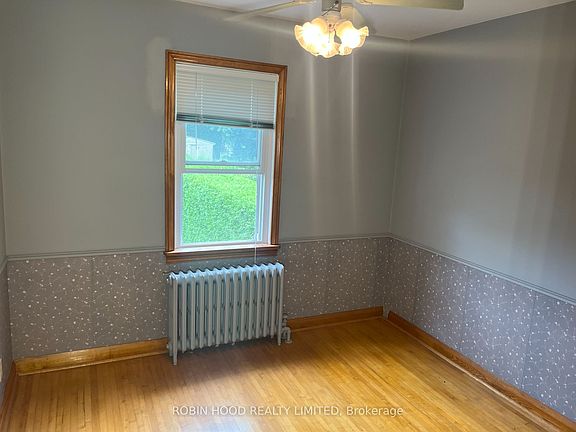 5th image of 6 Kingsway Cres #1
