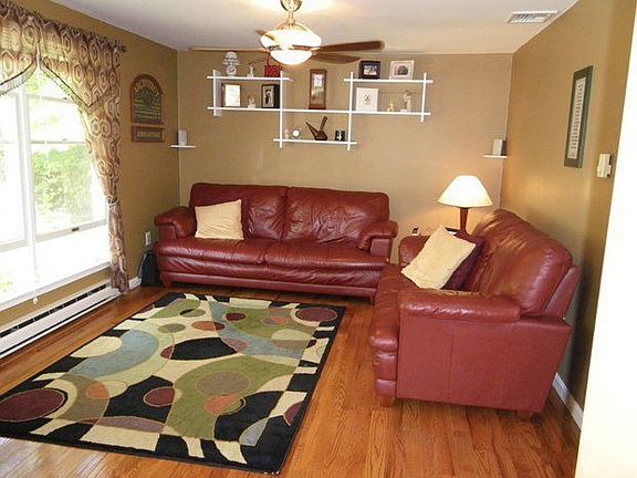 Hardwood Floors throughout Entire Home!