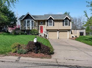 2913 SW Staffordshire Rd, Topeka, KS 66614