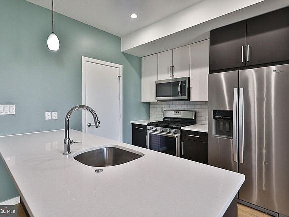 4th image of 2006 Frankford Ave #302