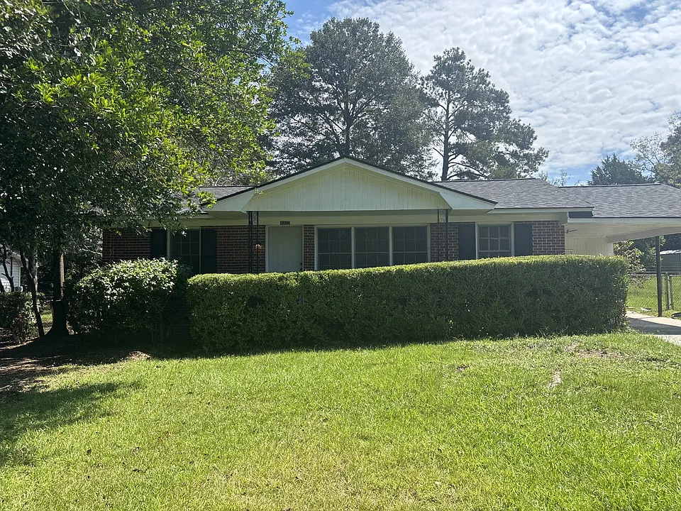 4322 Fairfax Dr