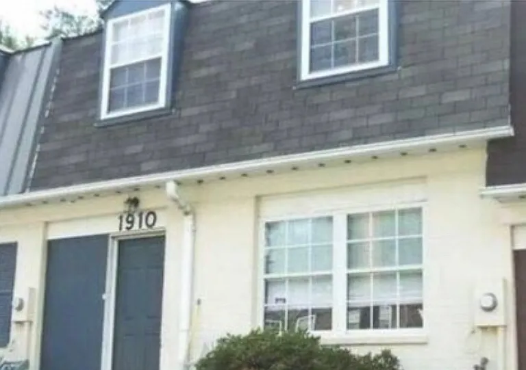 1910 Dutch Village Dr #T-221 — Photo 1