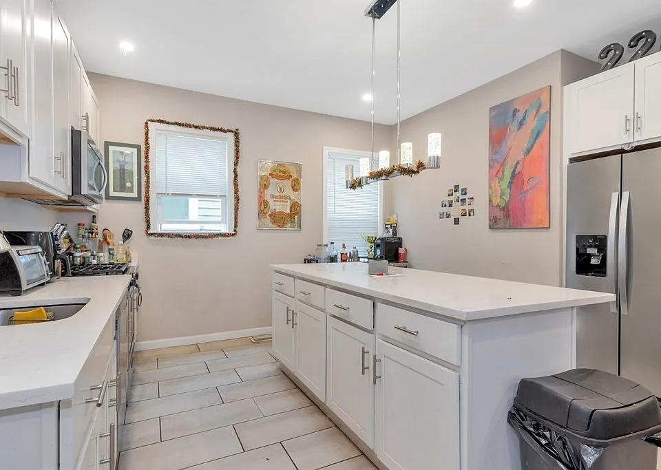 228 Calumet St #1L