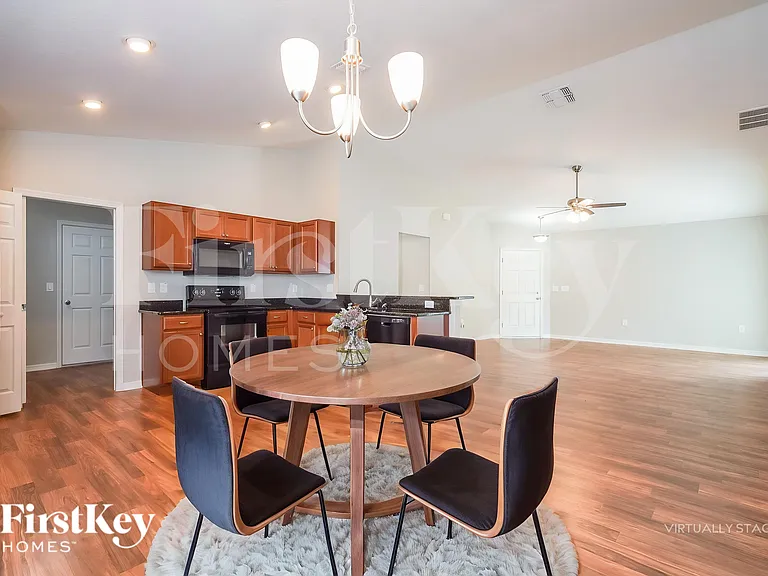 881 Greenshank Dr — Photo 7