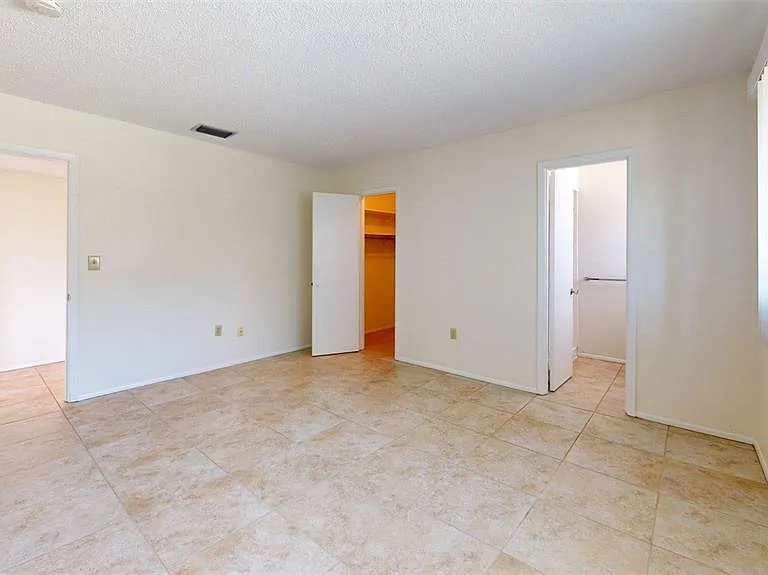 1213 Glen Oaks Dr E — Photo 26
