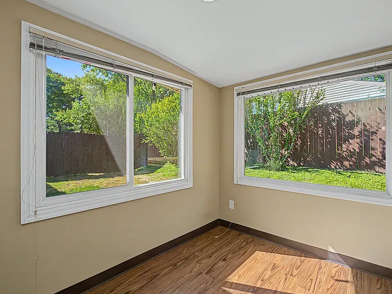 2205 Tampico Trl — Photo 27