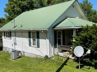 304 W Maple St, Caneyville, KY 42721