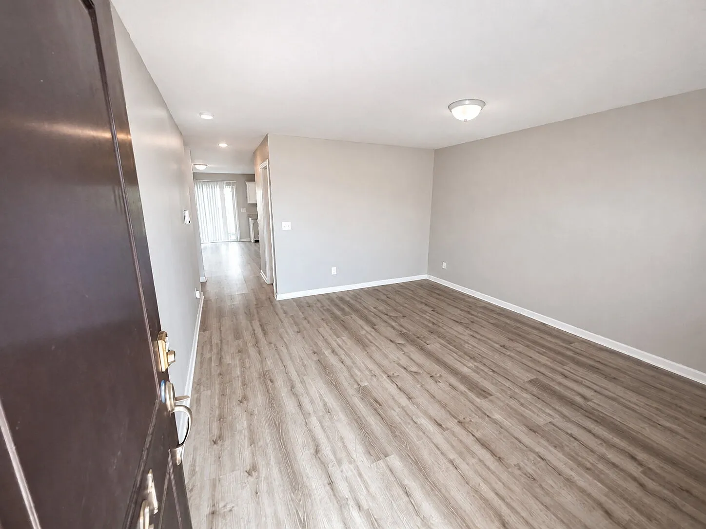 3 bed, 2.5 bath, $2,100 — Photo 3