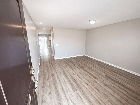 3rd image of 721 Tanager Ln