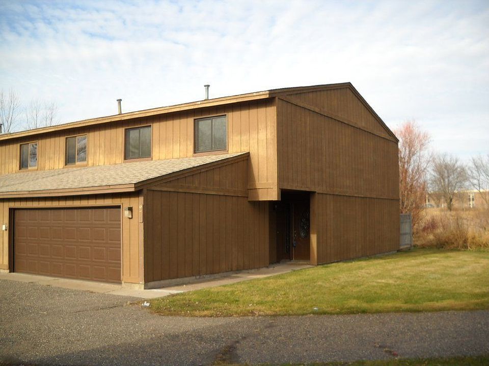 For Sale: 971 11th Ave. SW, Forest Lake, MN 55025