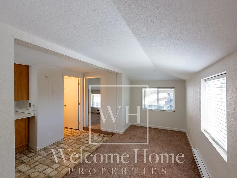 115 SE 3rd St — Photo 3