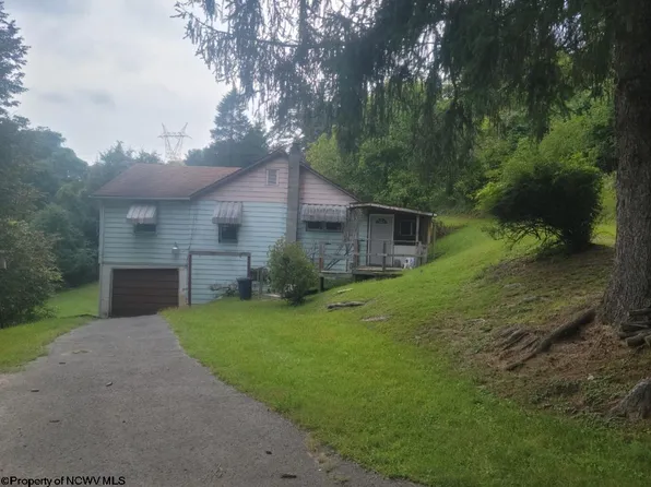 415 Grafton Rd, Morgantown, WV 26508