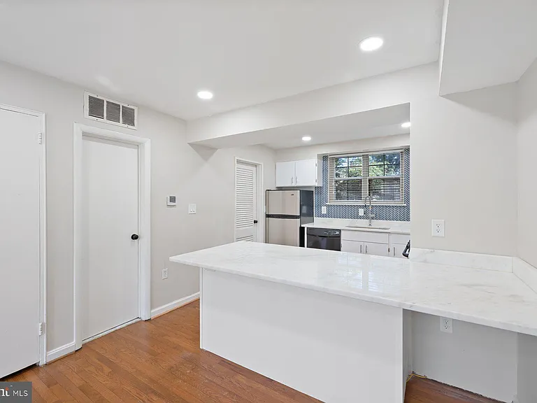 2512 N Dearing St — Photo 12