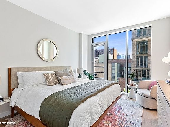 4th image of 505 W 43rd St #8J