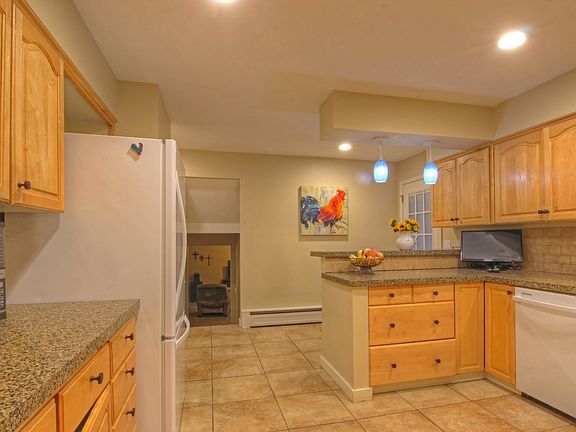 5th image of 2424 E 35th Ave