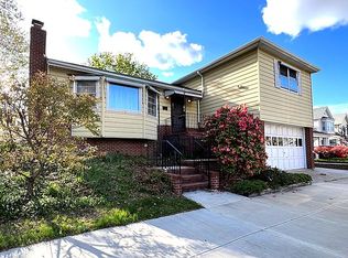 9101 71st Rd, Forest Hills, NY 11375