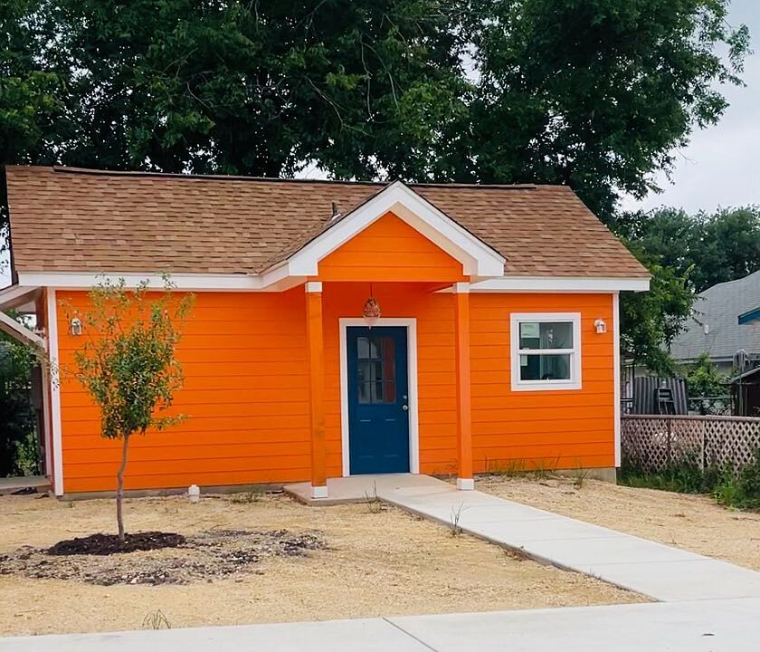 2nd image of 2206 CHIHUAHUA ST