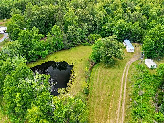 3rd image of 317 Beards Creek Rd