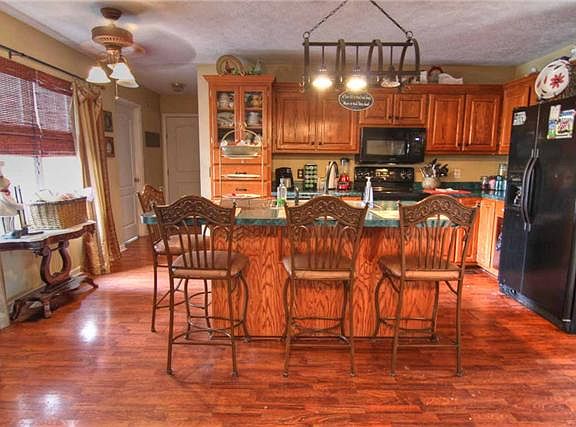 3rd image of 3110 Chapel Hills Dr