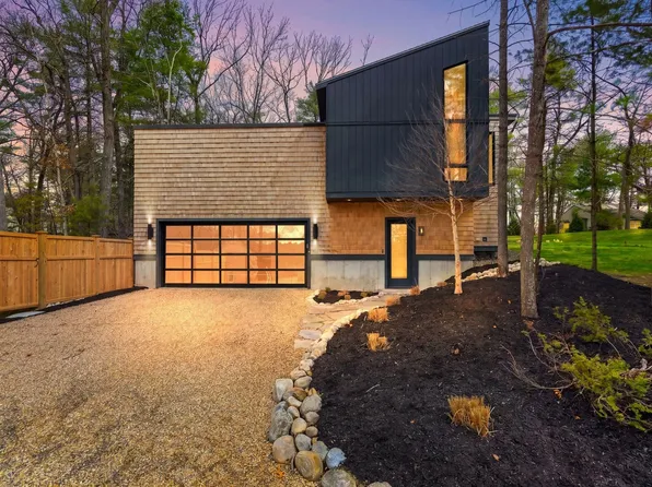 56 Seymour St, Concord, MA 01742