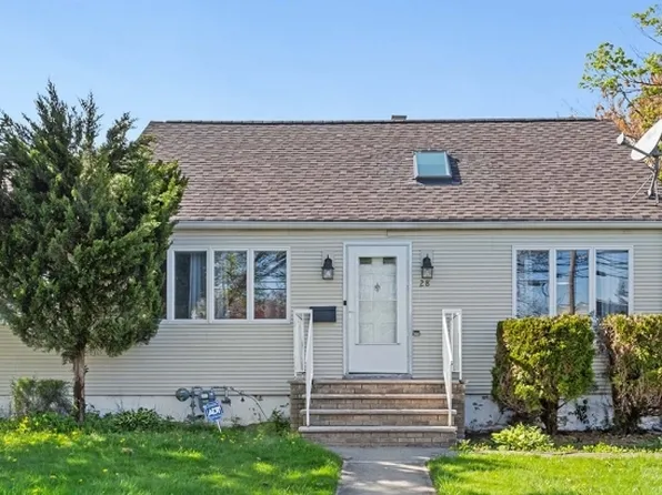 28 Brookhill Ter, Clifton City, NJ 07013