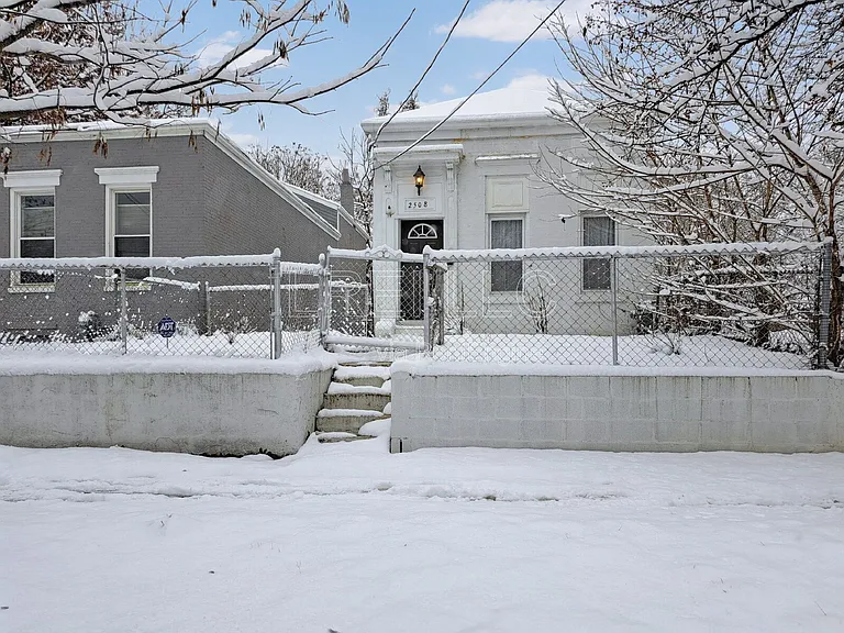 2508 W Main St — Photo 12