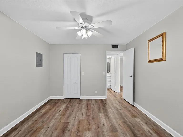 1802 Bedford Ln #12 — Photo 13