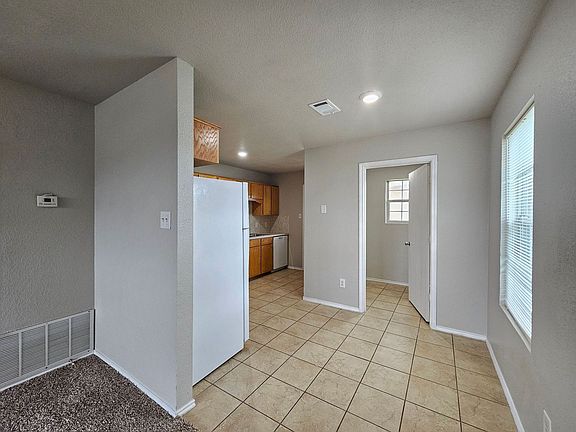 5th image of 4601 Hudson Dr APT D