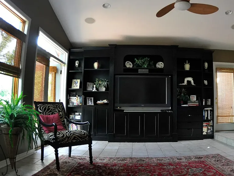 2820 Whisper Oaks Dr — Photo 2