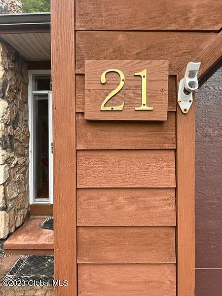 2nd image of 21 Lillian Lane
